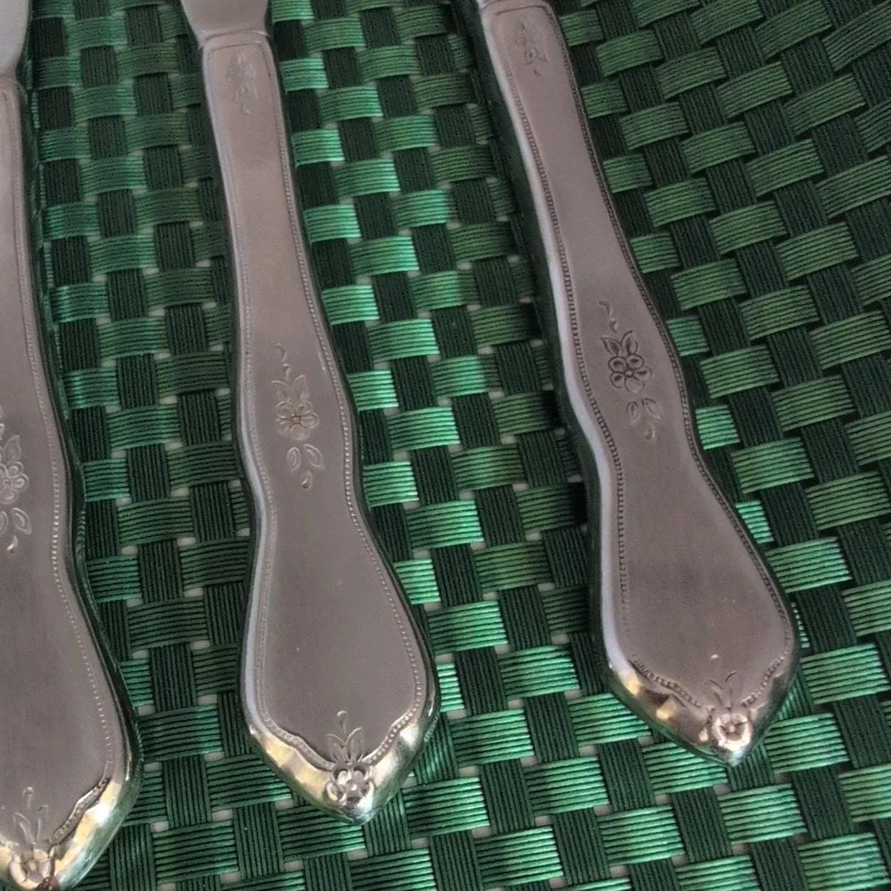 Oneida MORNING BLOSSOM Dinner Knives Set Lot of 5 Stainless Burnished Floral USA